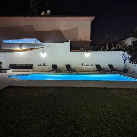 Con Piscina Vakantiehuis *